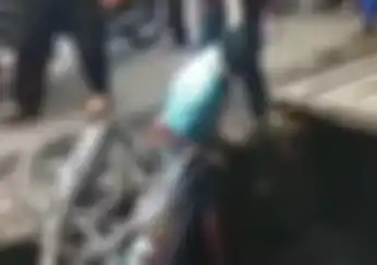 Mirip Film Action! Video Pengejaran Jambret oleh Polisi Berakhir di Parit