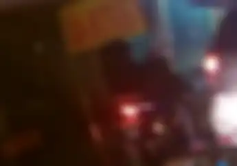 Karma Langsung, Detik-detik Libas Jalur Pejalan Kaki Pengendara Motor Mendadak Terkapar