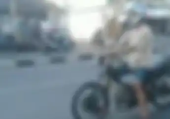 Video Detik-detik Motor Drag Mendadak Muntah, Joki dan Mekanik Ikutan Pusing Tujuh Keliling