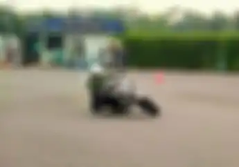 Sakti.. Video Murid Doni Tata Ini Mudah Lakukan Knee Down Walau Kaki Belum Menapak ke Aspal