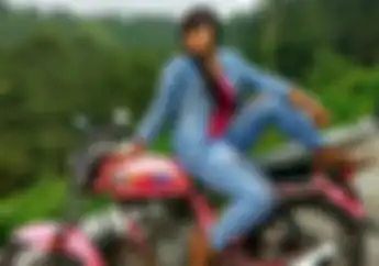 Salut... Riding ke Kalimantan Pakai Honda CB Lawas, Lady Biker Ini Siap ke Merauke