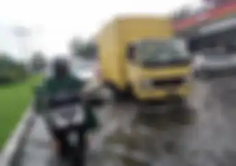 Penting! 8 Hal Ini Yang Harus Diperhatikan Saat Melewati Banjir