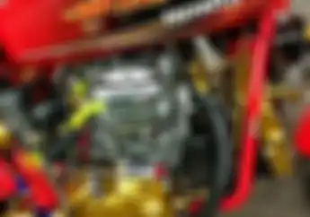 Uedan! Video Modifikasi Honda CB Dua Silinder, Pakai Blok Seher Gado-gado Bikin Melongo