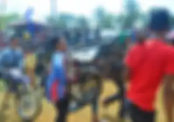Ngeri! Kejurda Grasstrack Memakan Korban, Motor Terpotong Menjadi Dua