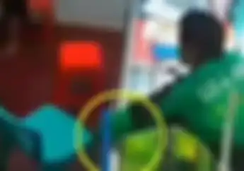 Bikin Jelek Nama Ojol, Oknum Driver Ini Pura-pura Beli Charger Ponsel Enggak Tahunya Maling