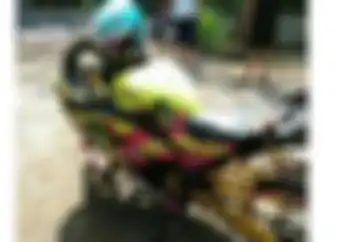 Braak... Lagi-lagi Ban Cacing Membawa Petaka, Ninja 250 Nabrak Pohon Pengendara Kritis