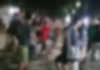 Mencekam... Video detik-detik Rusuh di Depan Rumah Sakit Gara-gara Suara Knalpot, Pasien Histeris