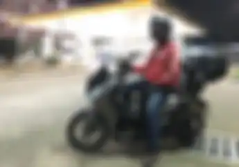 Lebih Aman,  Begini Cara Bawa Barang di Motor yang Benar Saat Turing Jauh