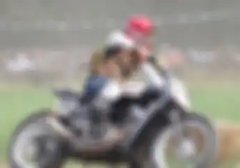 Bikin Bangga.. Helm  Klasik Buatan Indonesia Dipakai Balap Flat Track International