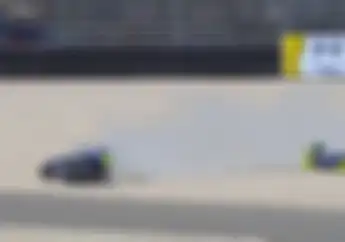 Ngeri... Video Valentino Rossi Terseret di Gravel Usai Terjatuh di FP4 MotoGP Belanda