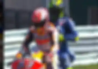 Bukan Editan, Momen Marc Marquez Membonceng Valentino Rossi Ternyata Foto Asli