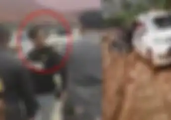 Viral.. Ngamuk Minta Perbaikan Jalan di Kantor Bupati, Mahasiswa Ini Jadi Pahlawan
