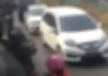 Video Puluhan Pemotor Parkir di Fly Over Pesing dan Nyaris Tertabrak TransJakarta, Gara-gara Ketakutan