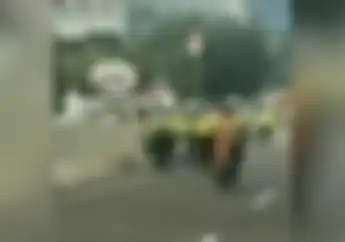 Viral... Video Pemotor 'Kebal' Lewati Puluhan Polisi di JLNT Casablanca karena Black Card, Begini Kata Polisi