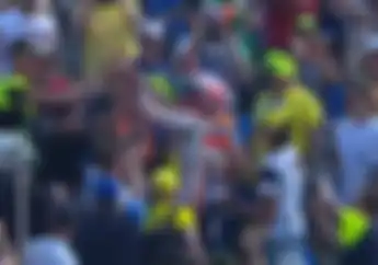 Pemandangan Unik... Video Marc Marquez Rayakan Kemenangan Sambil Joget Bersama Fans Valentino Rossi