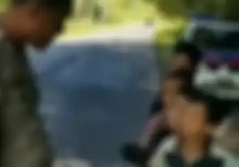 Kocak... Video 4 Bocah Naik Motor Boncengan Ditilang, Kecoh Polisi Mau Lihat Durian Biar Bisa Kabur