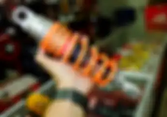 Cari Sokbreker Atermarket Kawasaki Ninja 250SL? Comot Punya Motor Lain Aja