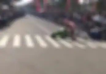 Ngeri, Video Detik-detik Tabrakan Beruntun Balap Vespa di Bukit Tinggi, Enggak Sampai Adu Jotos