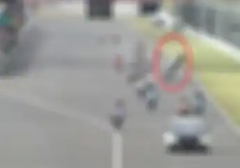 Video Kecelakaan Parah Ajang Suzuka 8 Hours 2018 di Belakang Safety Car, Motor Terbang dan Menimpa Pembalap