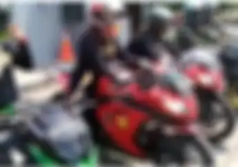 Mantap Jiwa, Begini Cara Lady Biker Surabaya Sambut Lomba 17 Agustusan