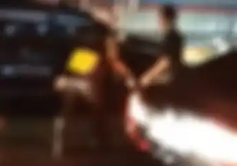 Viral, Video Detik-detik Polisi Ngamuk dan Patahkan Spion Mobil, Pengendara Mobil Ketakutan   
