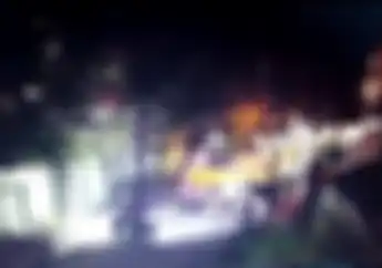 Begal Sadis Beraksi di Bekasi Terekam Kamera CCTV, Pinggang Korban Robek Disabet Celurit