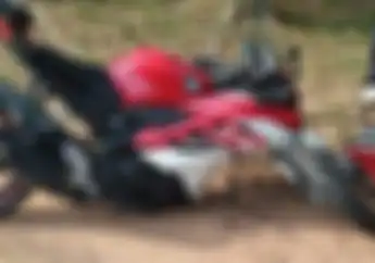 Insiden Kecelakaan Antara Yamaha R15 Dengan Suzuki GSX-R150 Ini Undang Simpati Netizen