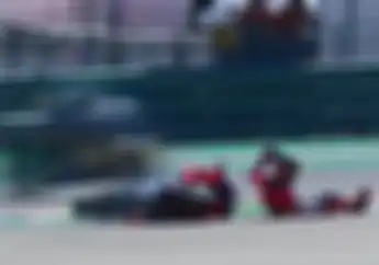 Video Lorenzo Tergelincir Pada Lap Awal  MotoGP Aragon