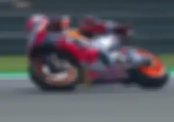 Bahaya, Lagi-lagi Marc Marquez Nyaris Terseret Motornya di Free Practice 3 MotoGP Thailand