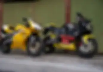 Harta Karun! Mekanik Vespa Ini Punya Cagiva Mito 125 dan Aprilia RS125 Dalam Kondisi Istimewa