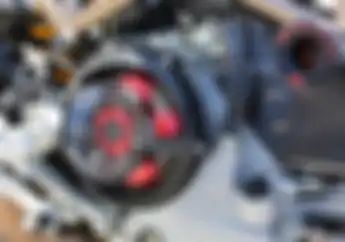 Kopling Kering Moge Ducati Ternyata Butuh Perawatan Seperti CVT Motor Matik, Kok Bisa?