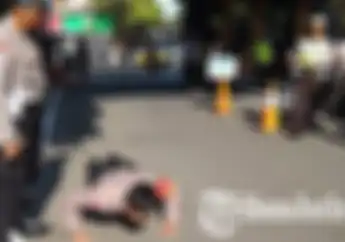 Polisi Ditilang Polisi Disuruh Push Up Cuma Gara-gara Hal Ini