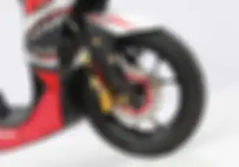 Tips Pasang Pelek Motor Yamaha Aerox di Lexi 125, Tinggal Pasang Tapi...