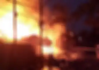 Warga Histeris, Bengkel Ludes Terbakar Gara-gara Bensin Nyamber ke Motor, 3 Orang Terkapar