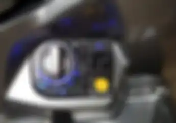 Pakai Fitur Mobil Mewah, Atur Ketinggian Lampu Motor Cuma Modal Jempol