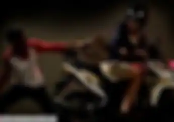 Payudara Jadi Alat Bius Taklukan Pemotor