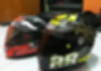 2 Cara Bikin Helm Lokal Jadi Seperti Helm Pembalap MotoGP