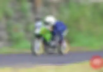 Kawasaki Ninja 150RR Nying-Nying Penunggu GOR Bekasi