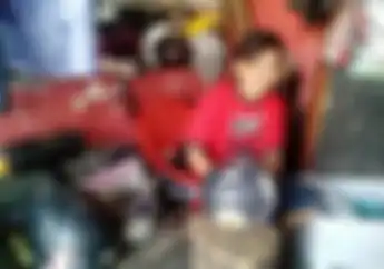 Irwan Helm Bikin Helm Bekas Jadi Baru 