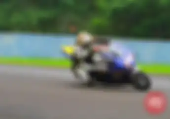 Sok belakang Spesial Yamaha YZF-R25 Taklukan Tim Rival Pabrikan