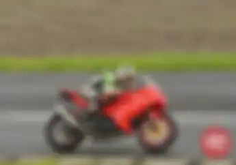 Kawasaki Ninja 250 FI 2014 Raih Podium Modal Piggyback dan Kruk As