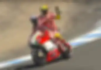 Bukti Kedekatan Nicky Hayden dan Rossi