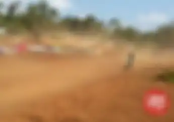 Hasil Lomba Grasstrack Tasikmalaya, Pembalap Bersaing Sengit Meski Debu sirkuit Mengepul 