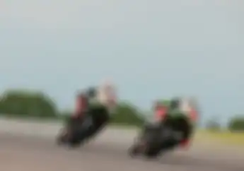 Banyak Kecelakaan, Kawasaki Raih Kemenangan Ke 100 di Race 2 WSBK Inggris