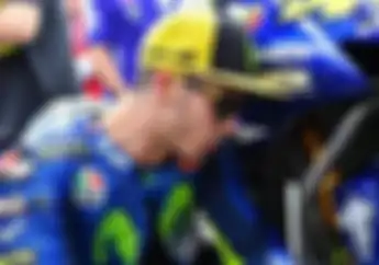 Tertangkap Kamera Valentino Rossi Terasa Sakit di Dadanya MotoGP Mugello Italia