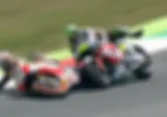 Dani Pedrosa Menabrak Cal Crutchlow Hingga Jatuh Dan Bertengkar