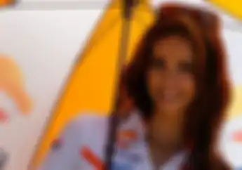 Umbrella Girl Hilang Di MotoGP Catalunya, Setuju Gak?