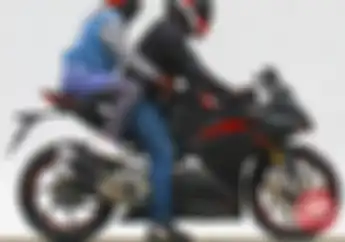 Cara Boncengan Saat Turing Jauh,  Wajib Mesra dan Serasi