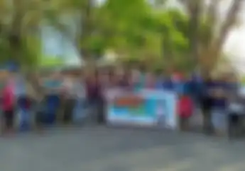 Scooterist Pemalang Bagi 800 Takjil dan Santuni Anak Yatim Piatu