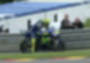 Video Motor Valentino Rossi Mendapatkan Fairing Baru, Lalu Mogok! 